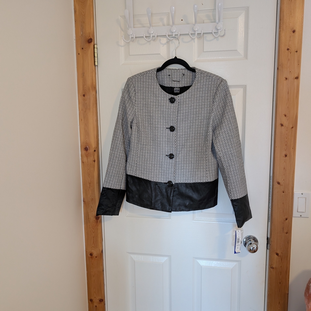 Elegant Black and Gray Women's Blazer